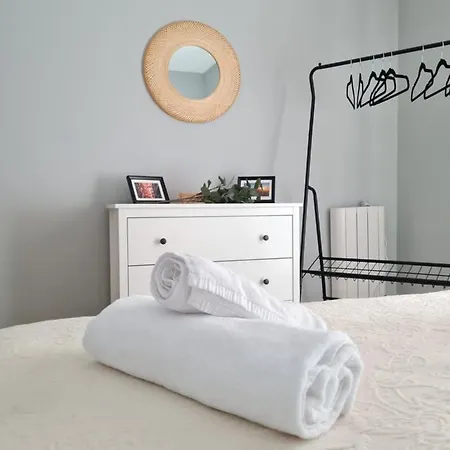 Ayuntamiento Parking Gratis. Auto Check-in. Apartamento