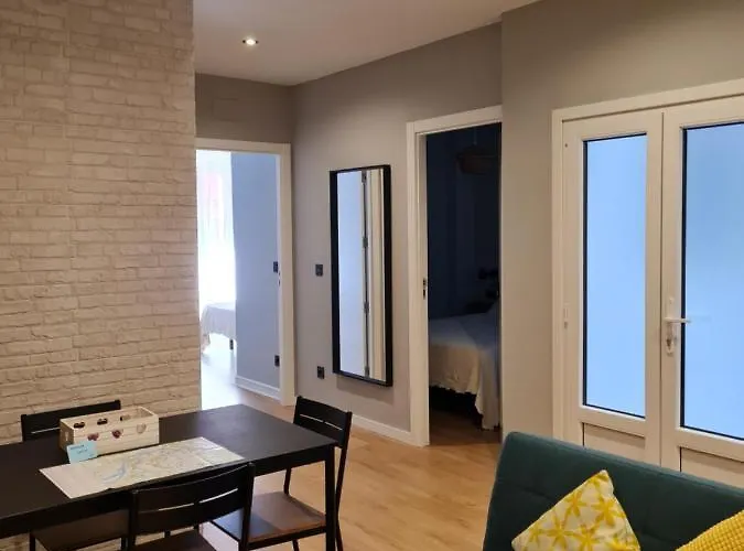 Ayuntamiento Parking Gratis. Auto Check-in. בילבאו